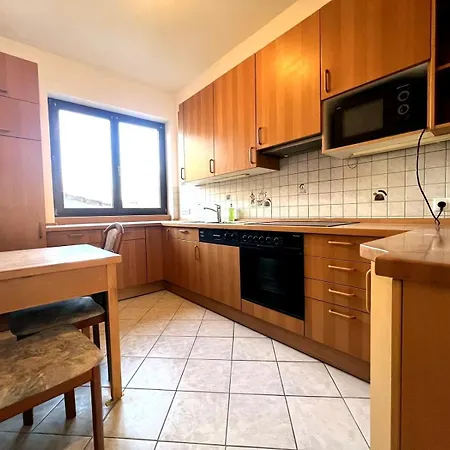 Lägenhet Monteur- & Familienapartment 6 Personen