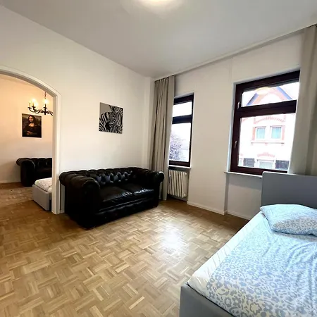 Monteur- & Familienapartment 6 Personen Apartment Offenbach am Main