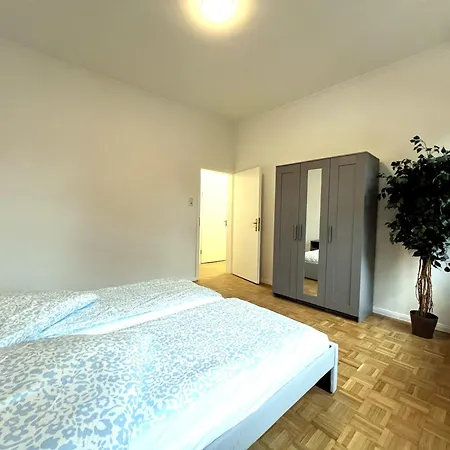 Monteur- & Familienapartment 6 Personen * Offenbach am Main